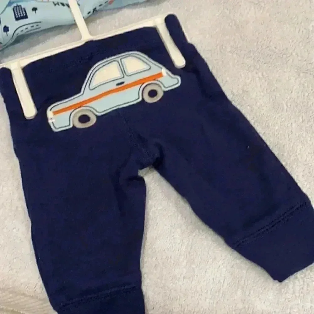 Carter’s Newborn set